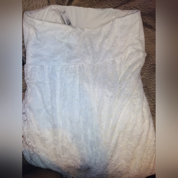 I bought it and lost over 100 lbs so never got to wear it - Picture 4 of 8